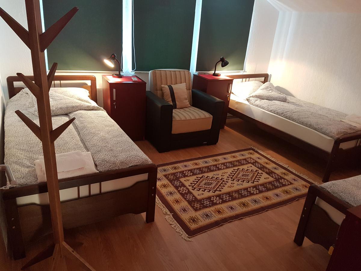 Hostel Tuba Prishtinë Ngoại thất bức ảnh