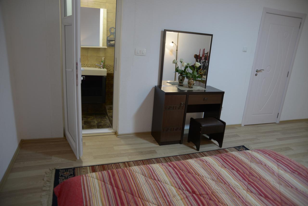 Hostel Tuba Prishtinë Ngoại thất bức ảnh