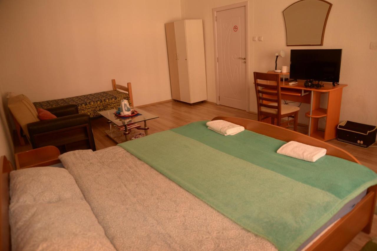Hostel Tuba Prishtinë Ngoại thất bức ảnh